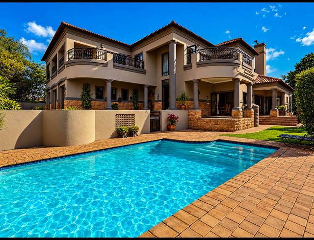 5 BEDROOM FREEHOLD FOR SALE IN MIDSTREAM ESTATE
